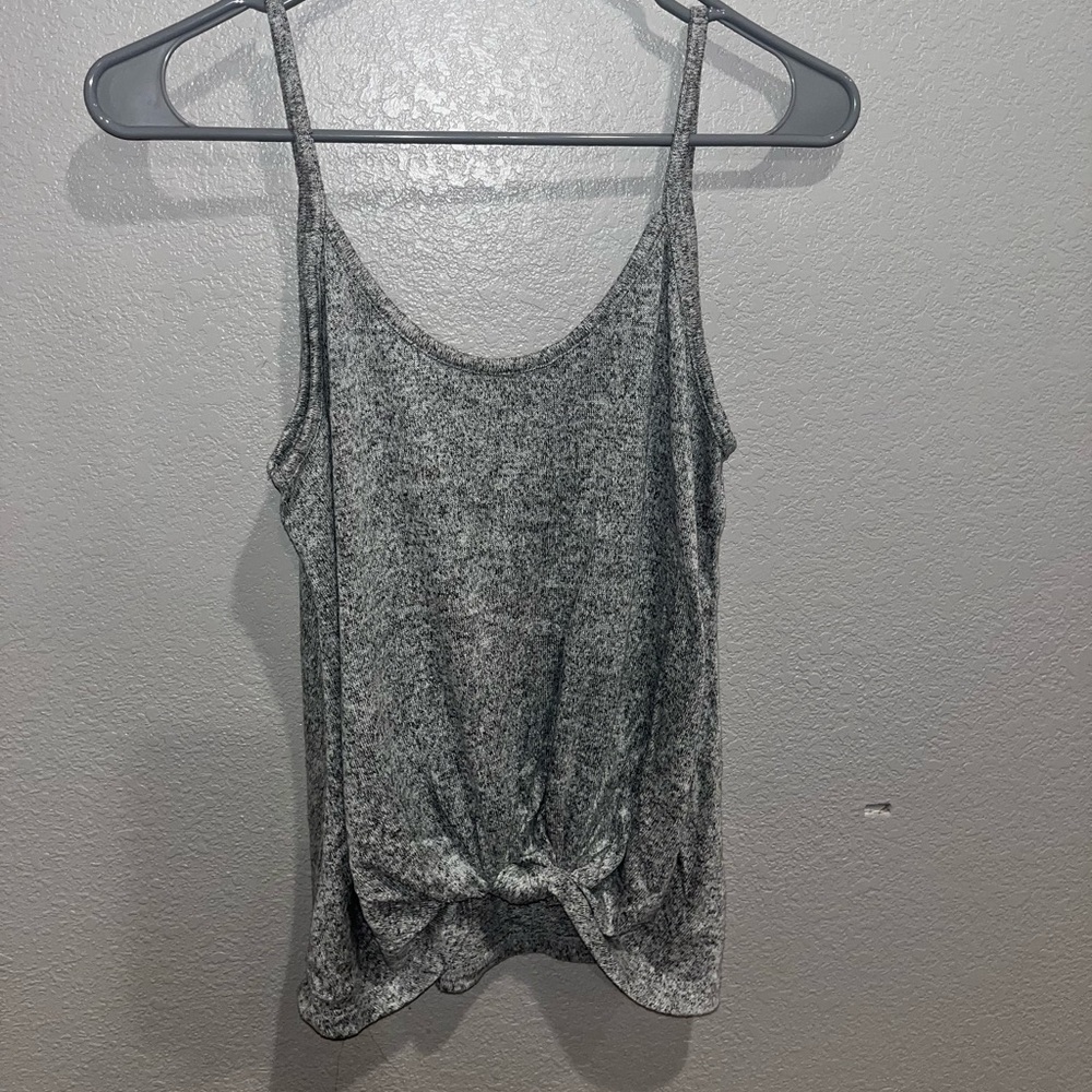 grey top